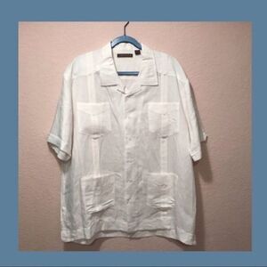 NWOT. Cubavera button down shirt with pockets